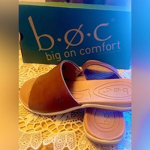 B.O.C Big on Comfort Brown Leather Slide/Slip on Sandals Size 6